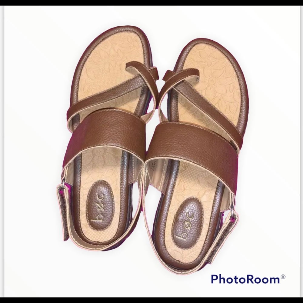 B.O.C. Womens Solid Brown Sandals. NWT